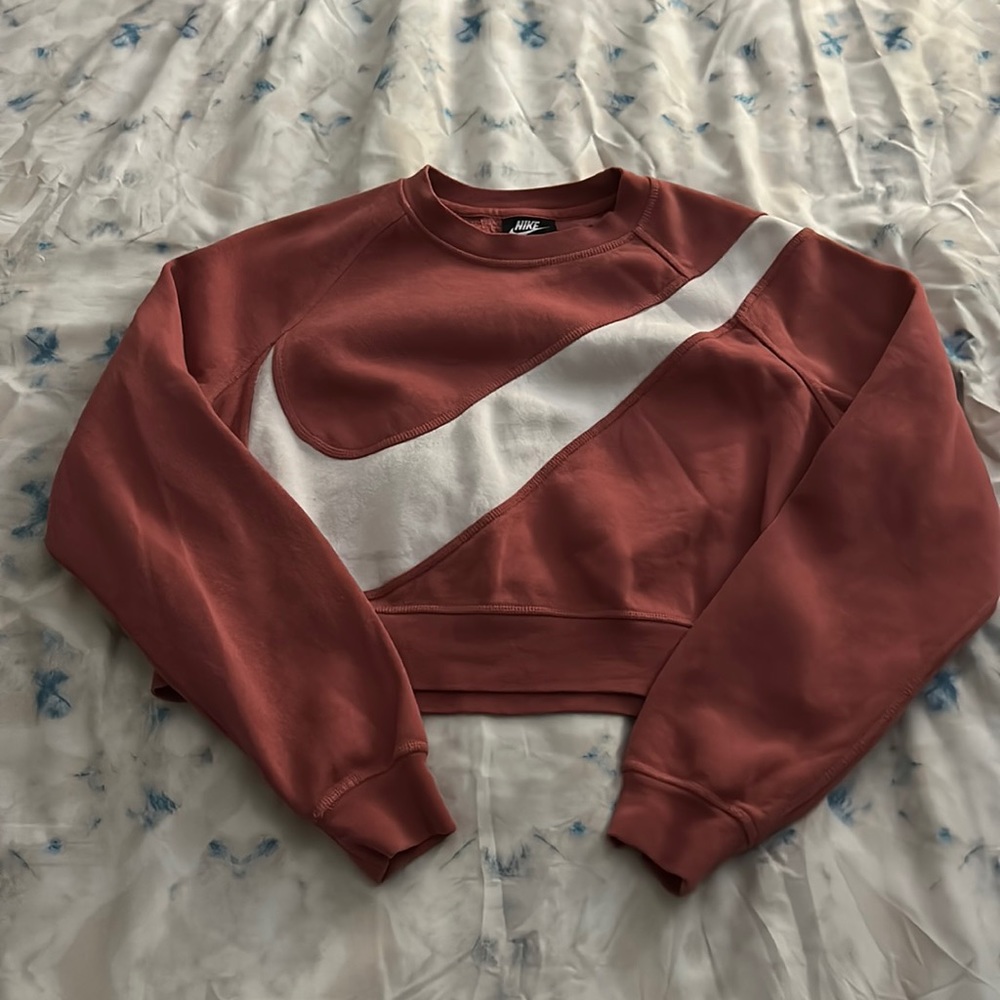 Nike Magenta Cropped Sweatshirt